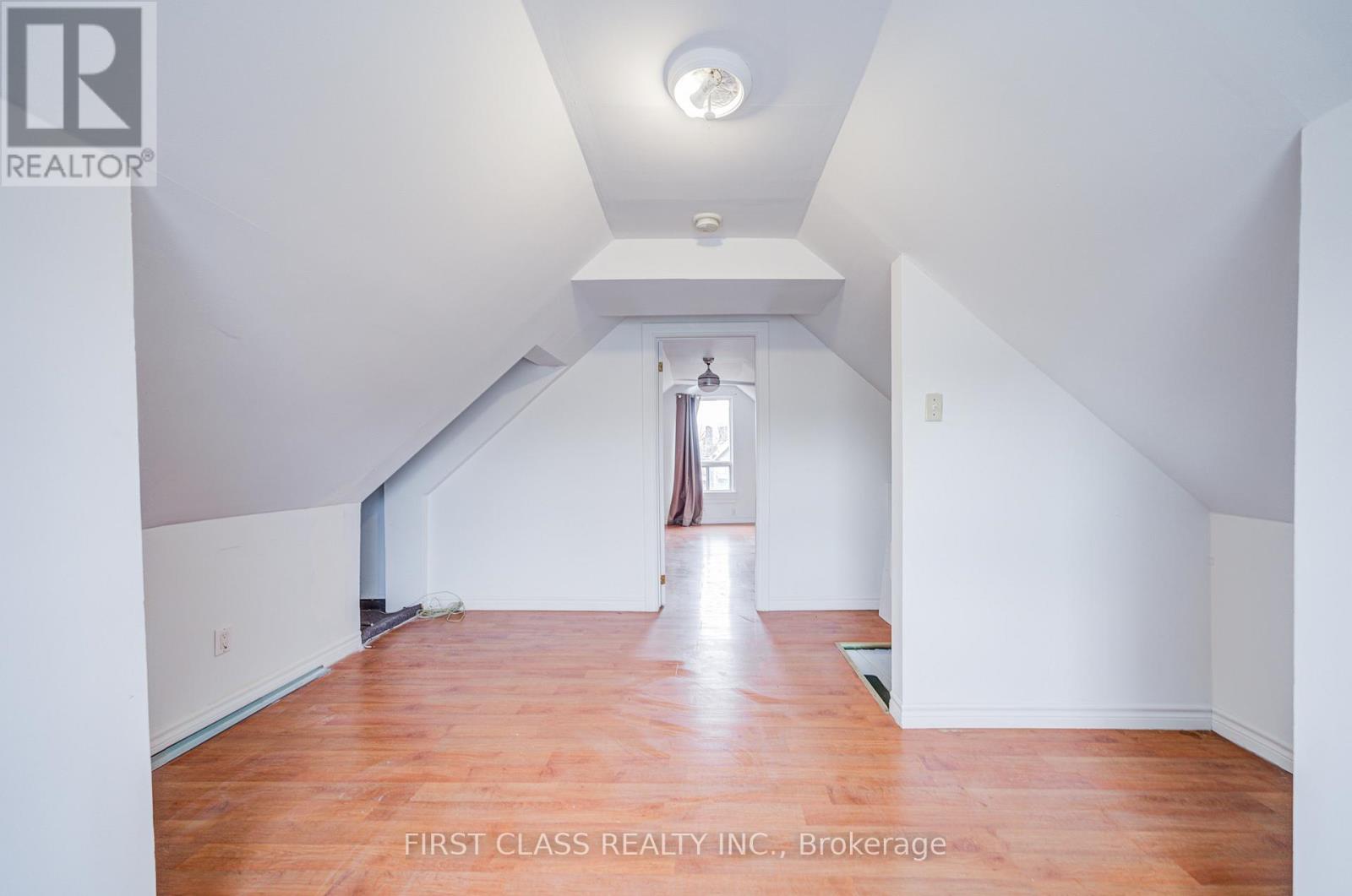 11 Greenaway Avenue, Hamilton, Ontario  L8L 6C3 - Photo 22 - X12718432