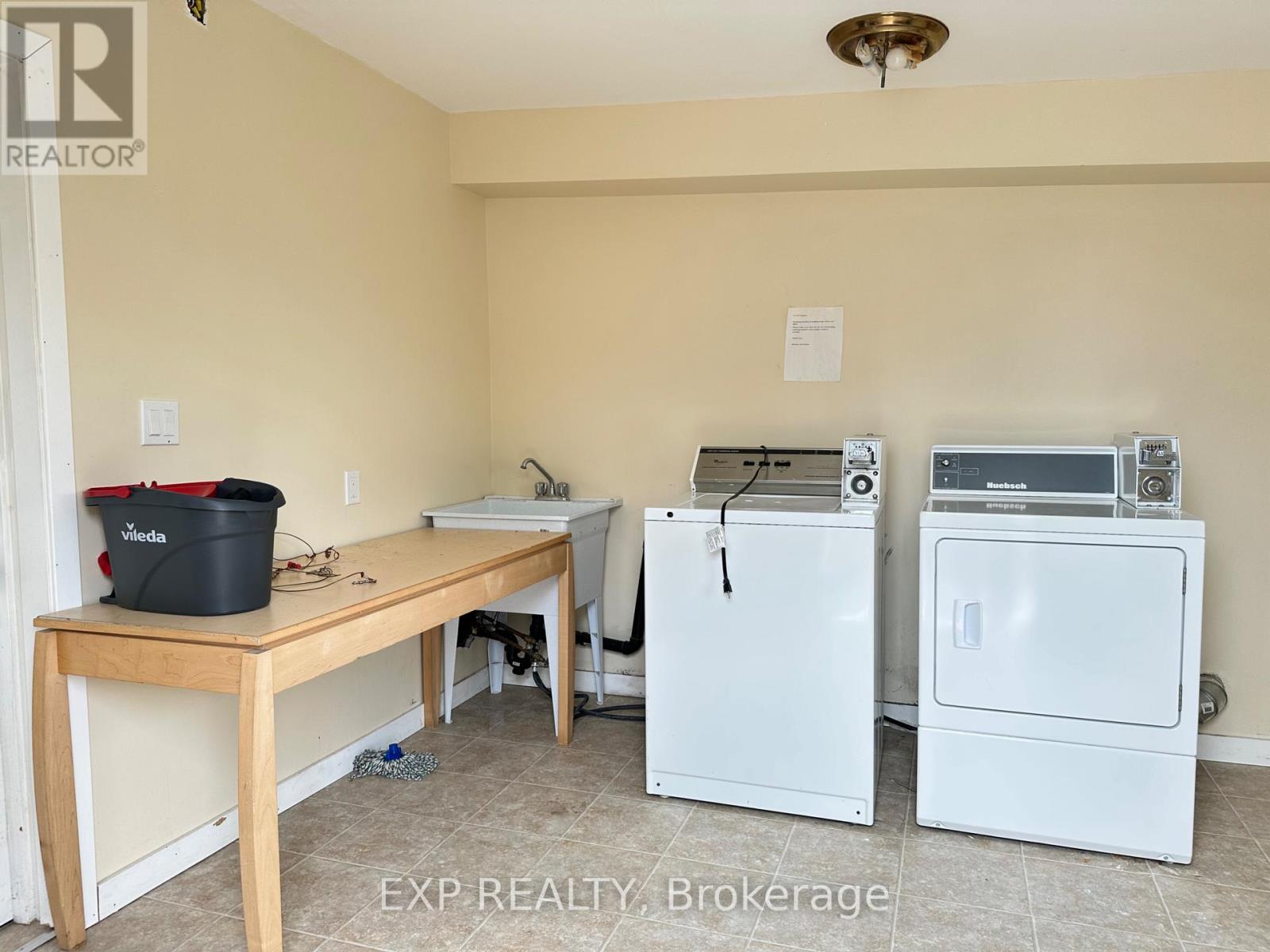 22 Charlotte Street, Belleville (Belleville Ward), Ontario  K8P 1E2 - Photo 13 - X12748360