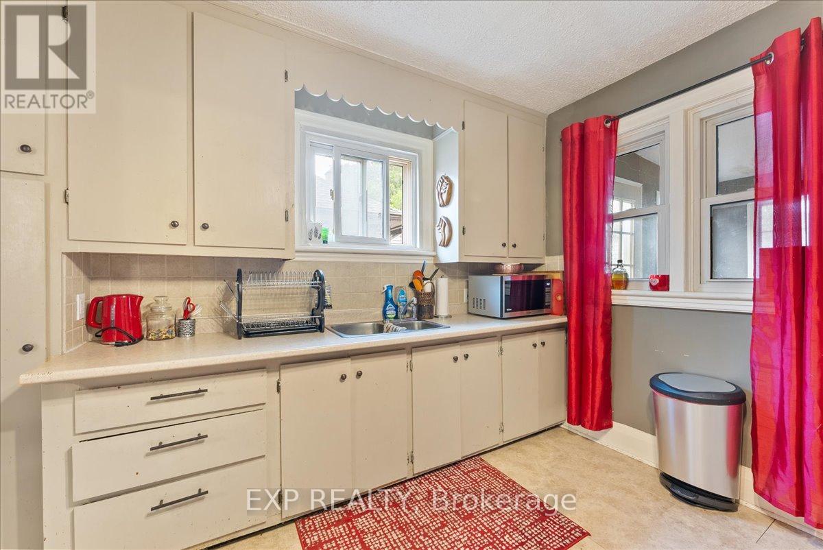 225 Mcgill Street, Peterborough (Otonabee Ward 1), Ontario  K9J 1W2 - Photo 17 - X12748426