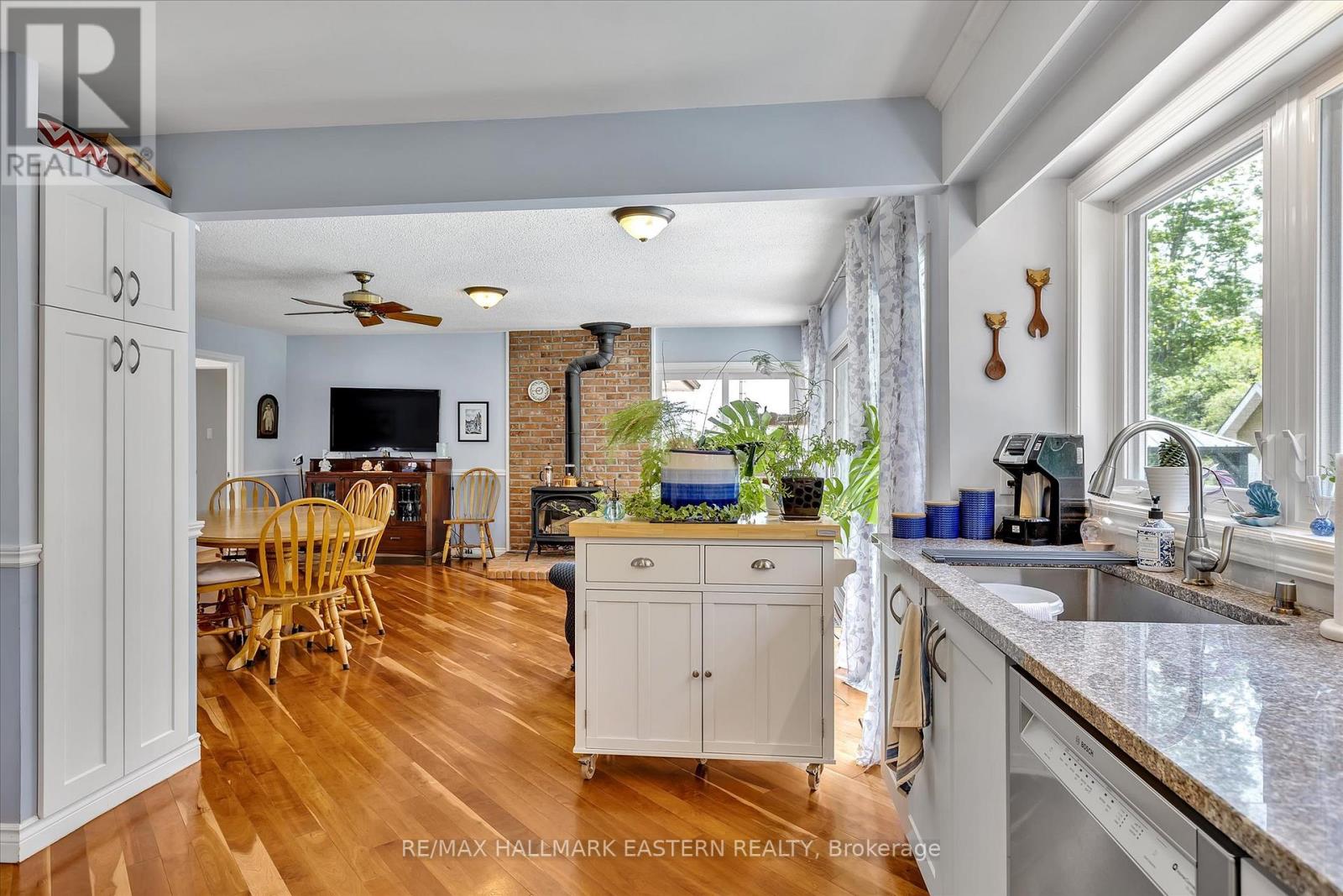 959 Golfview Road, Peterborough (Otonabee Ward 1), Ontario  K9J 7W2 - Photo 9 - X12748472