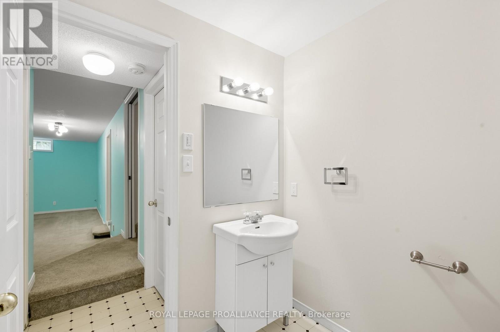 34 Forchuk Crescent, Quinte West (Trenton Ward), Ontario  K8V 6N2 - Photo 37 - X12748592