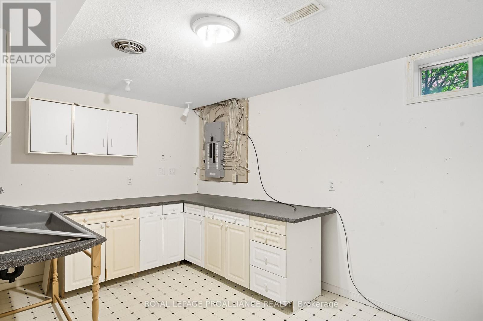 34 Forchuk Crescent, Quinte West (Trenton Ward), Ontario  K8V 6N2 - Photo 40 - X12748592