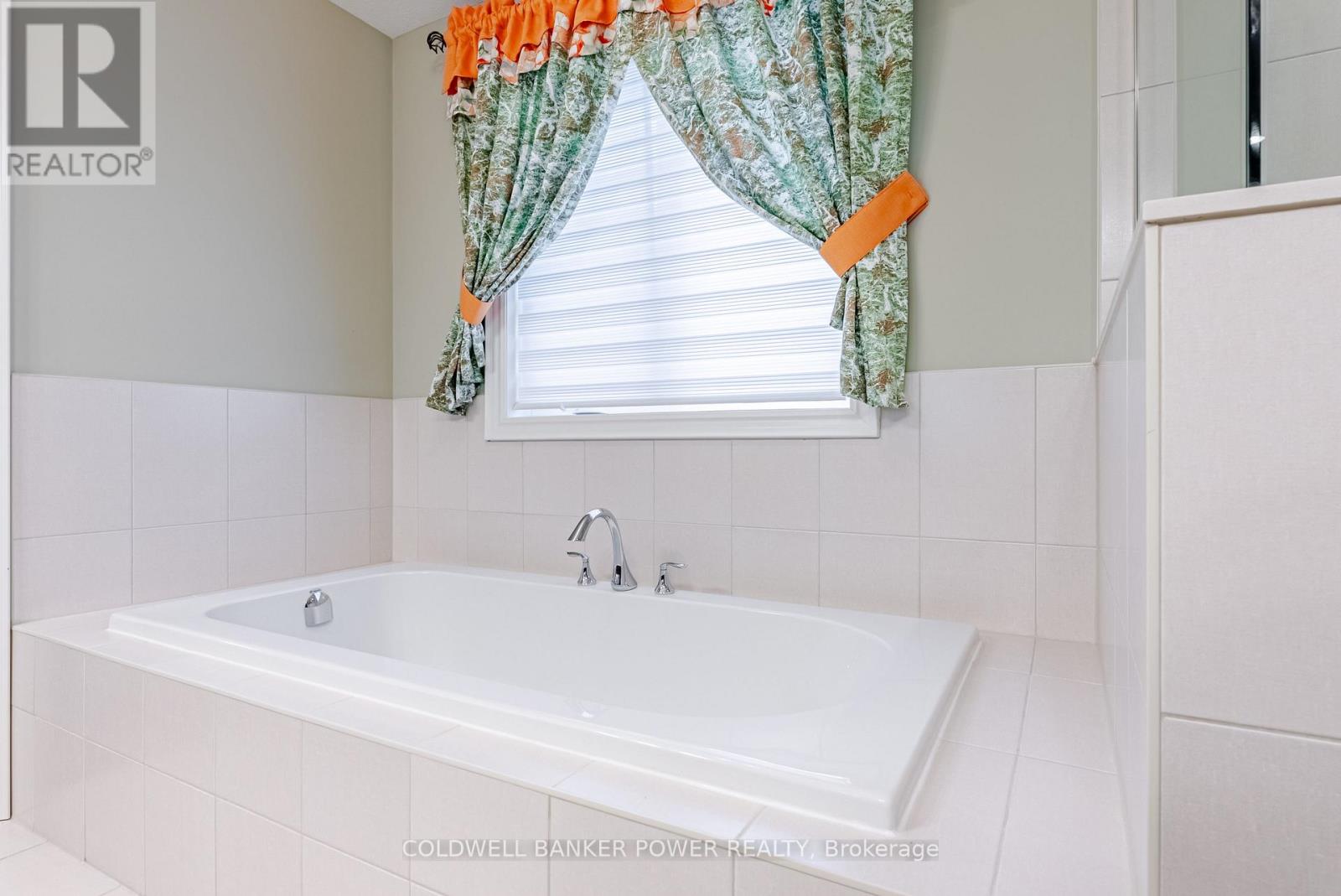 2277 Tokala Trail, London North, Ontario  N6G 0N6 - Photo 21 - X12748428