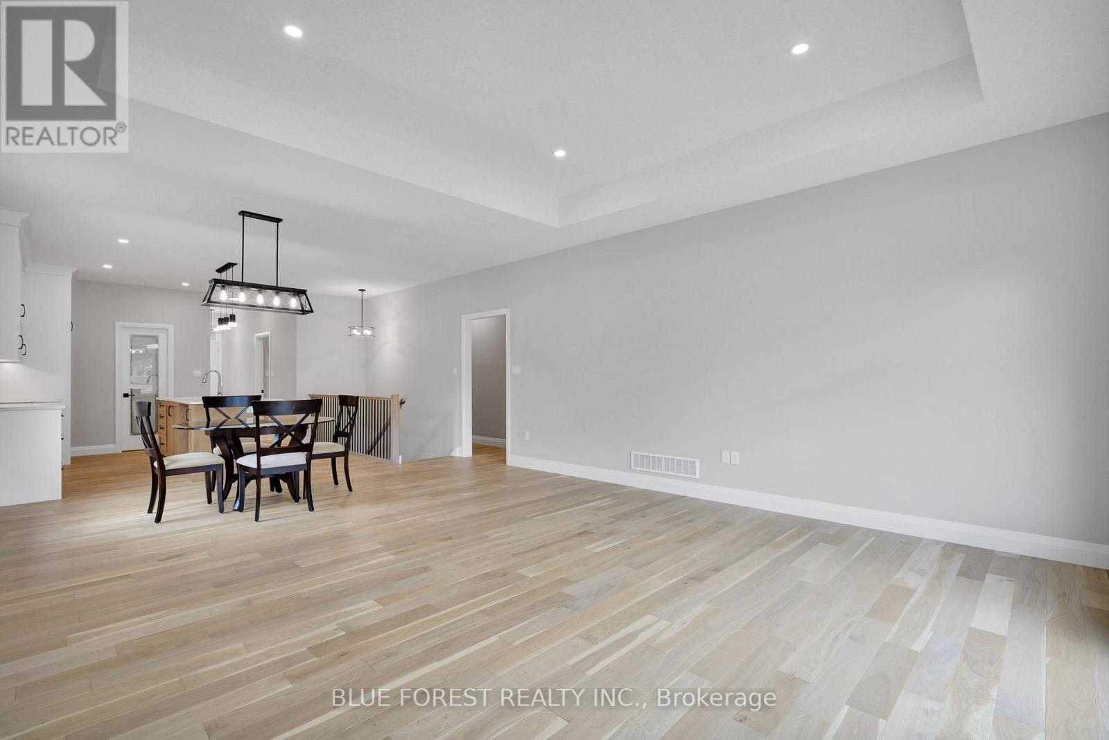 147 Shirley Street, Thames Centre, Ontario  N0M 2P0 - Photo 15 - X12748430