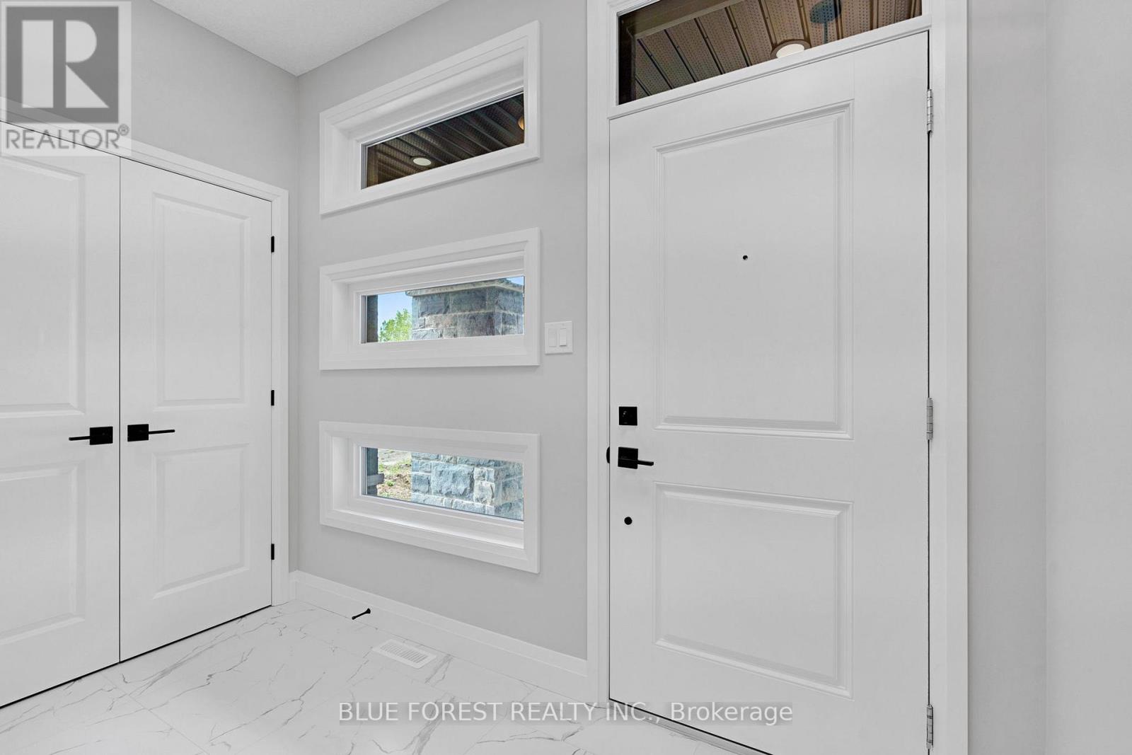 147 Shirley Street, Thames Centre, Ontario  N0M 2P0 - Photo 2 - X12748430