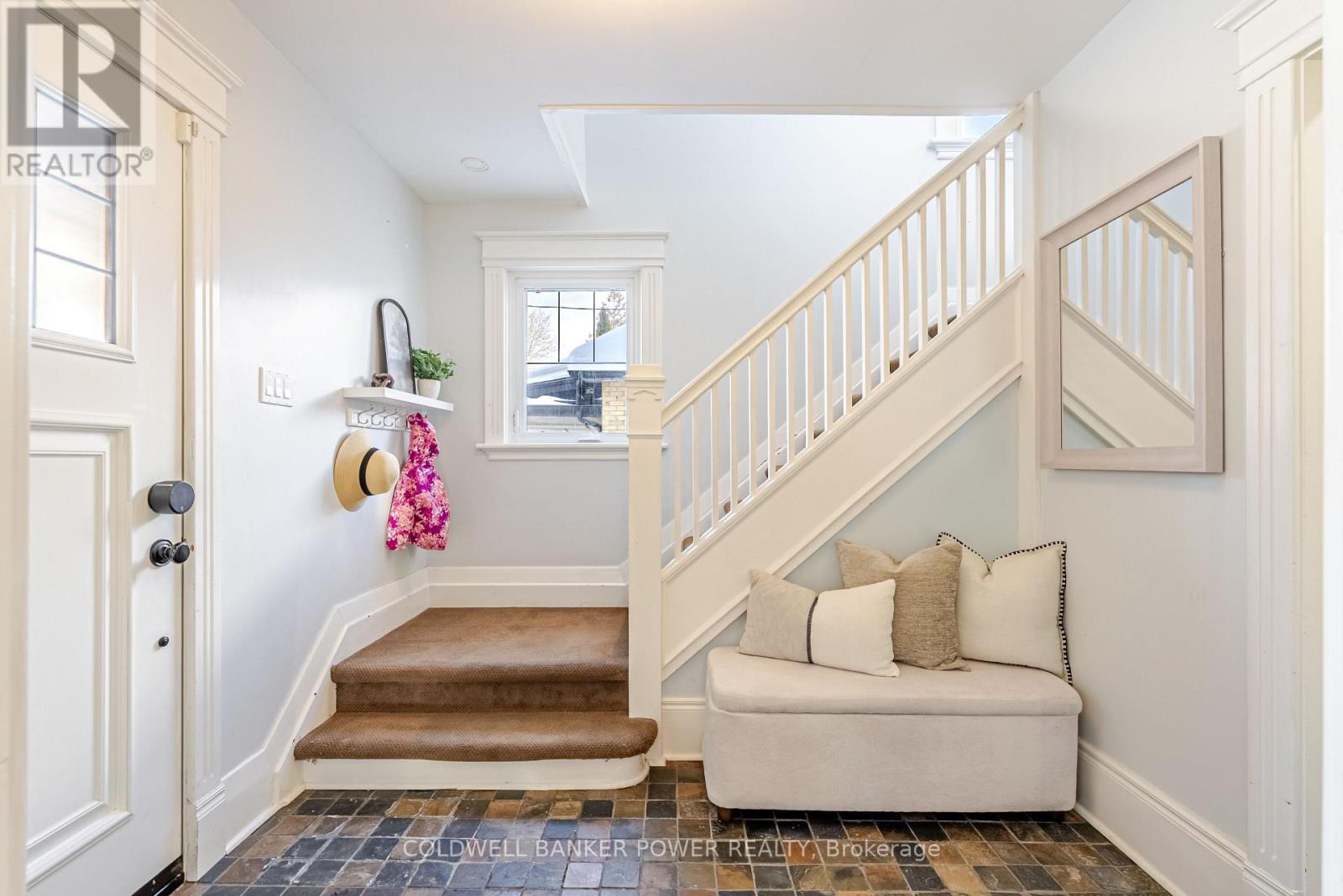 1 Mckenzie Avenue, London South, Ontario  N6C 1V1 - Photo 3 - X12748448