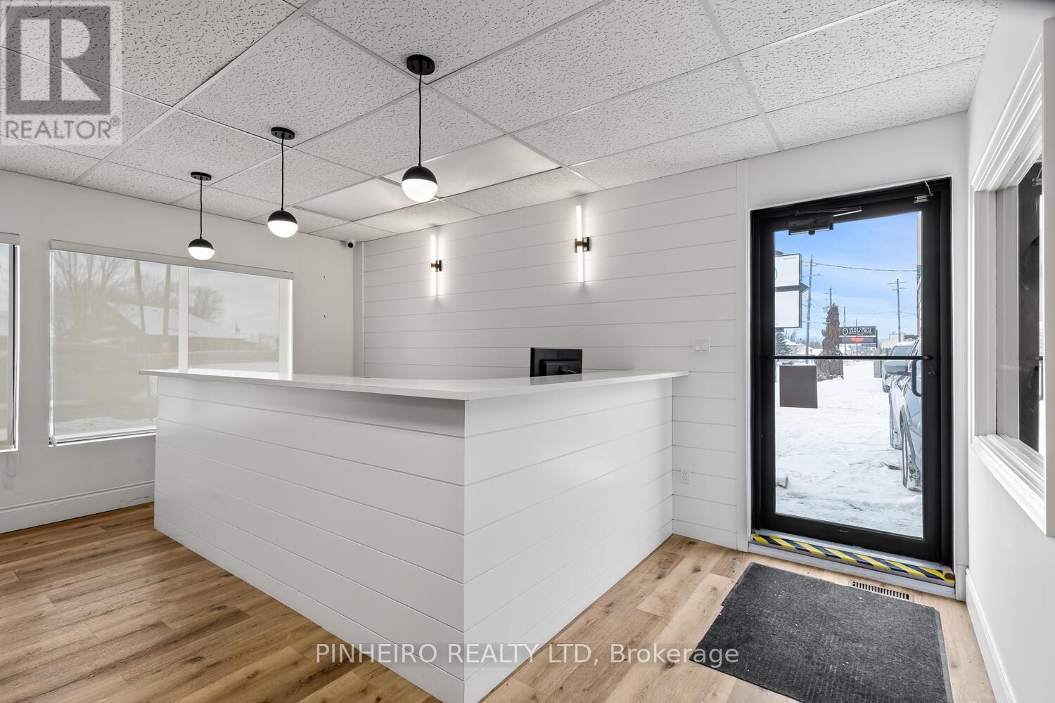 A - 696 Hamilton Street, London East, Ontario  N5Z 1T6 - Photo 2 - X12748516