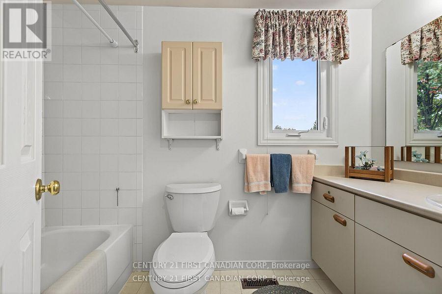 11 - 141 Condor Court, London East, Ontario  N5W 6A1 - Photo 29 - X12748544