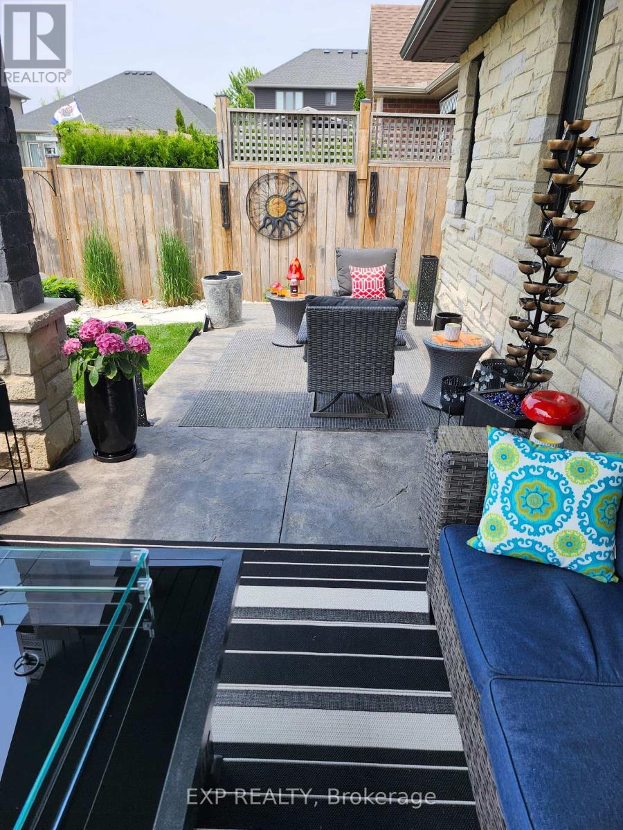 22 Oakmont Street, St. Thomas, Ontario  N5R 0G3 - Photo 11 - X12748572