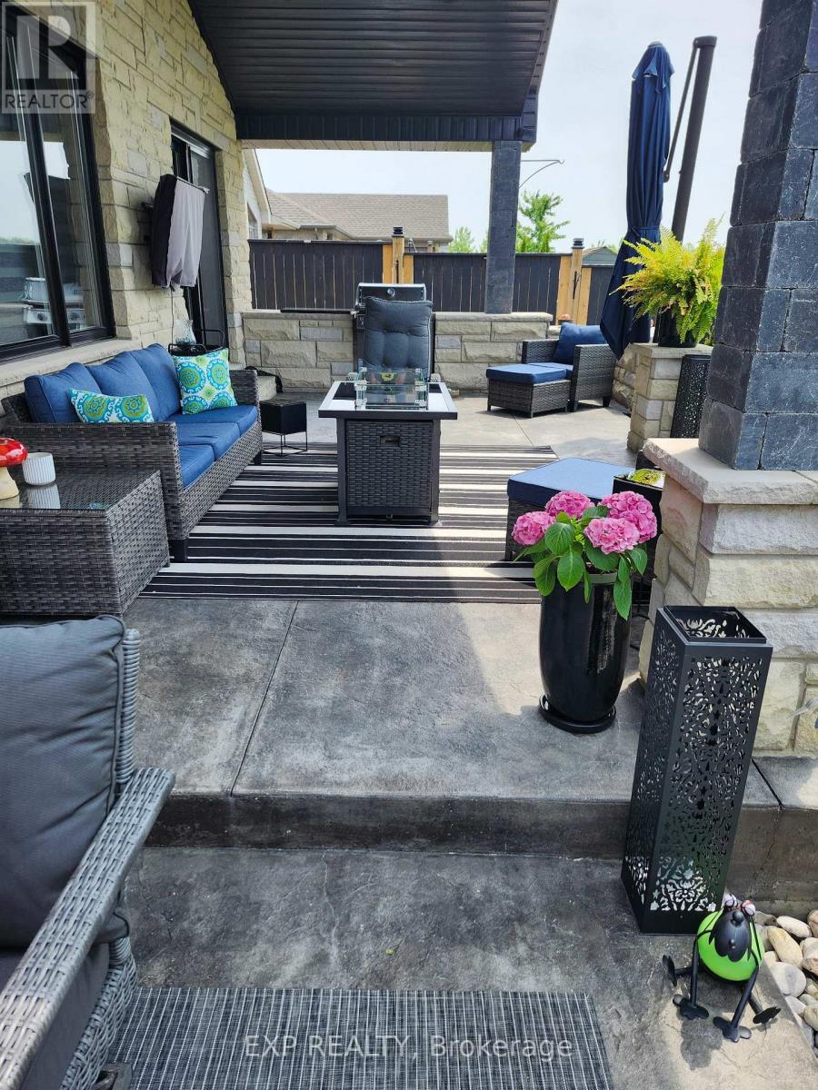 22 Oakmont Street, St. Thomas, Ontario  N5R 0G3 - Photo 12 - X12748572