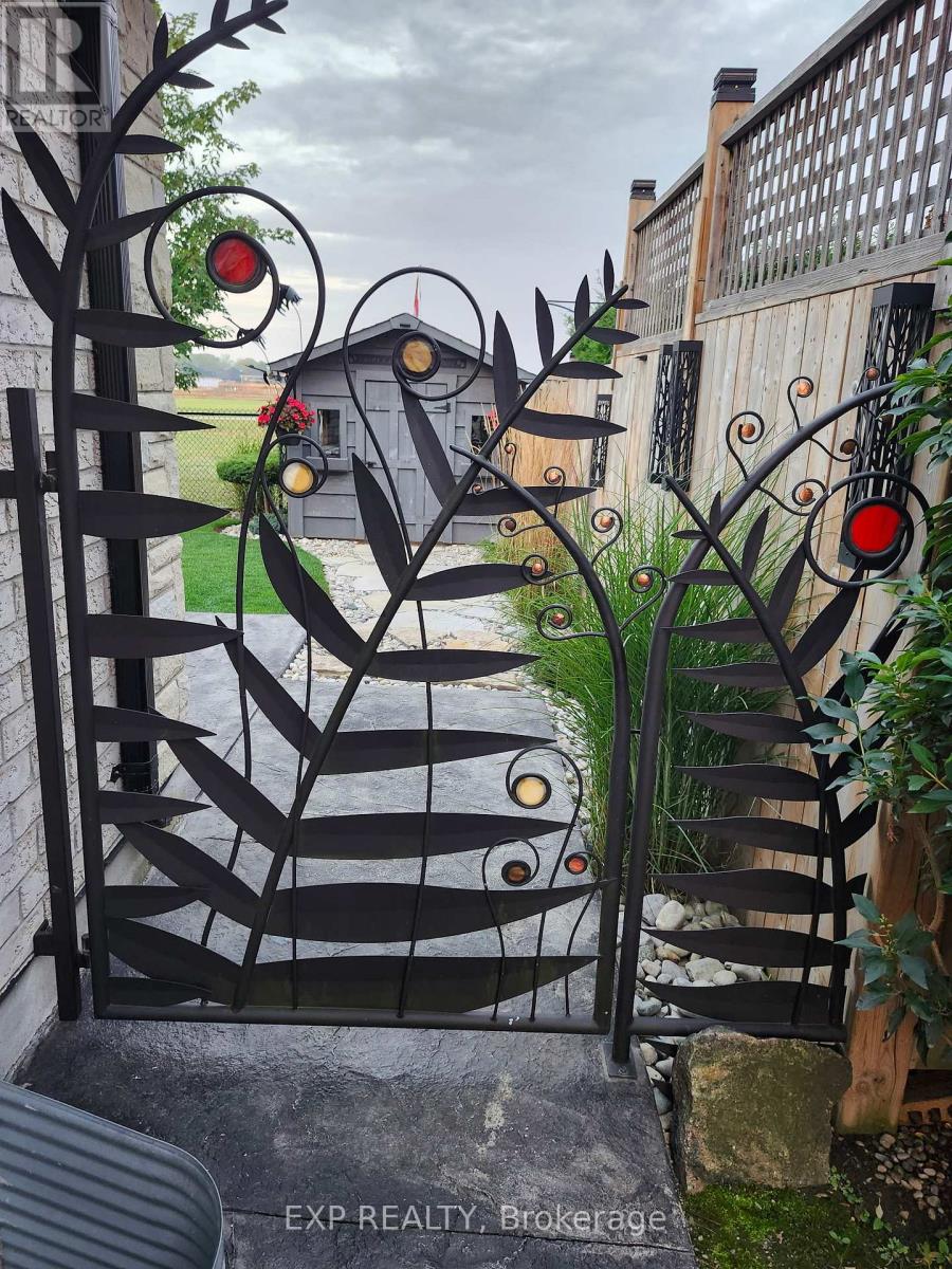 22 Oakmont Street, St. Thomas, Ontario  N5R 0G3 - Photo 17 - X12748572