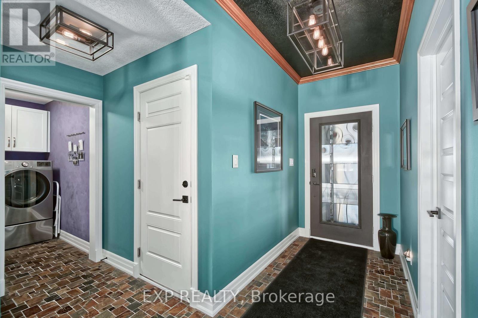 22 Oakmont Street, St. Thomas, Ontario  N5R 0G3 - Photo 18 - X12748572