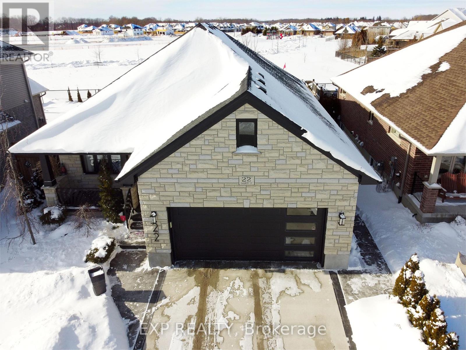 22 Oakmont Street, St. Thomas, Ontario  N5R 0G3 - Photo 2 - X12748572