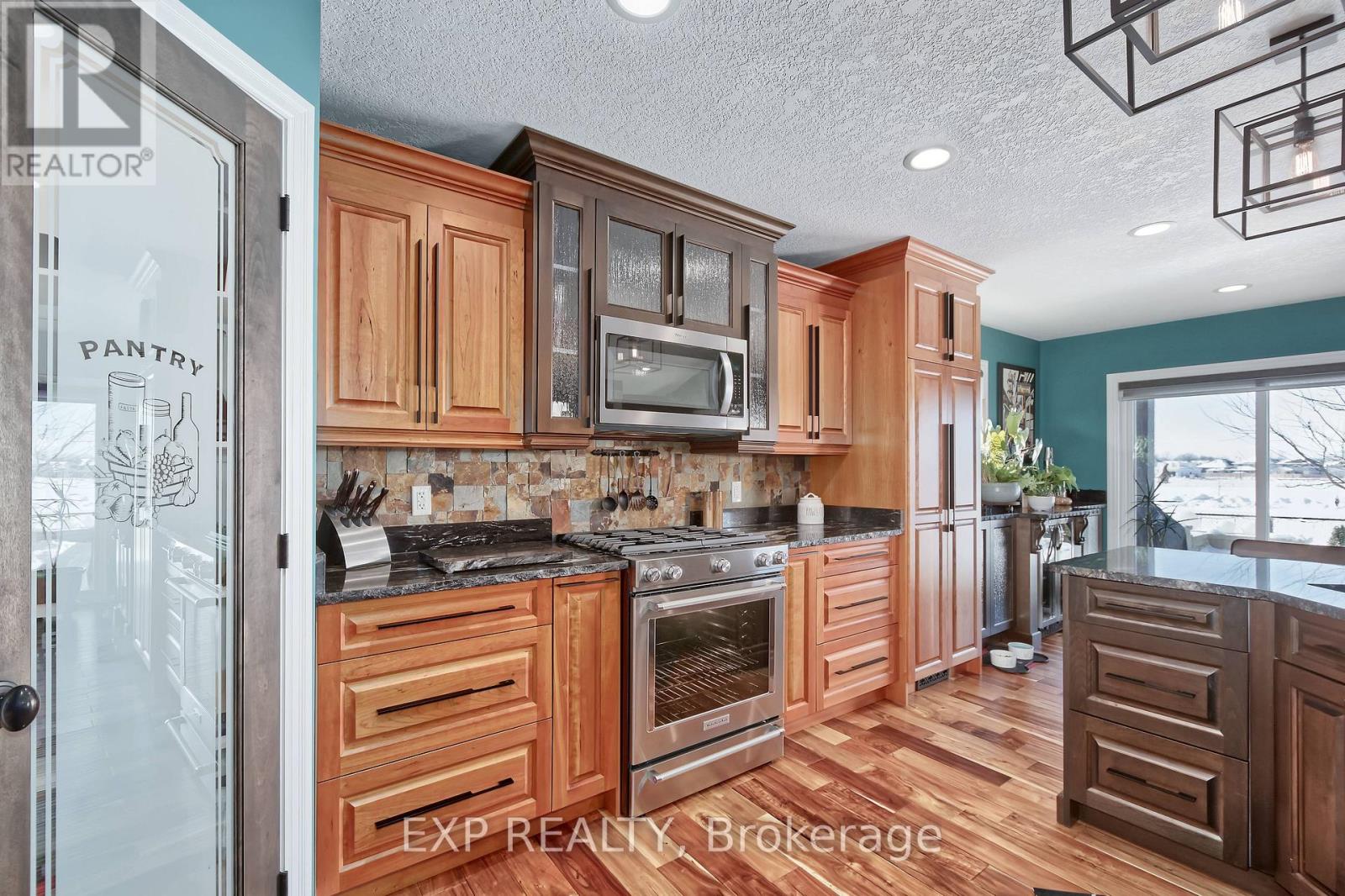 22 Oakmont Street, St. Thomas, Ontario  N5R 0G3 - Photo 23 - X12748572