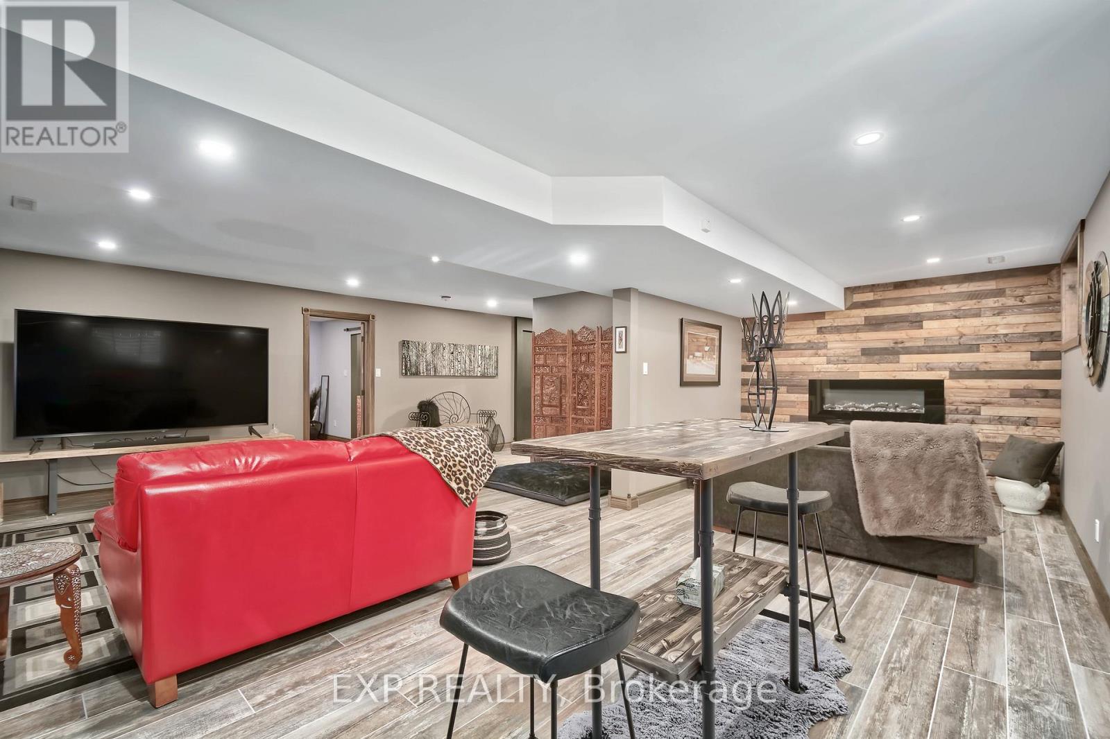 22 Oakmont Street, St. Thomas, Ontario  N5R 0G3 - Photo 44 - X12748572