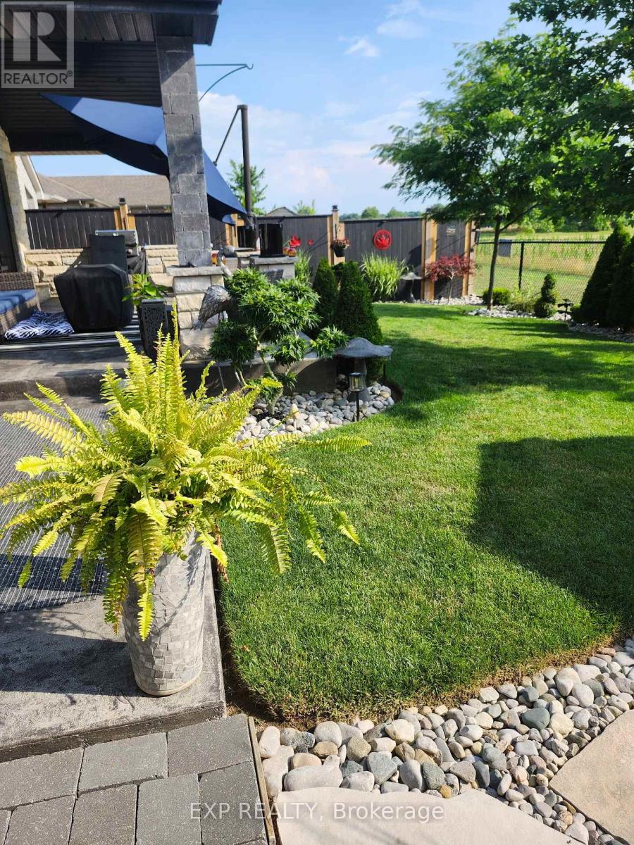 22 Oakmont Street, St. Thomas, Ontario  N5R 0G3 - Photo 8 - X12748572