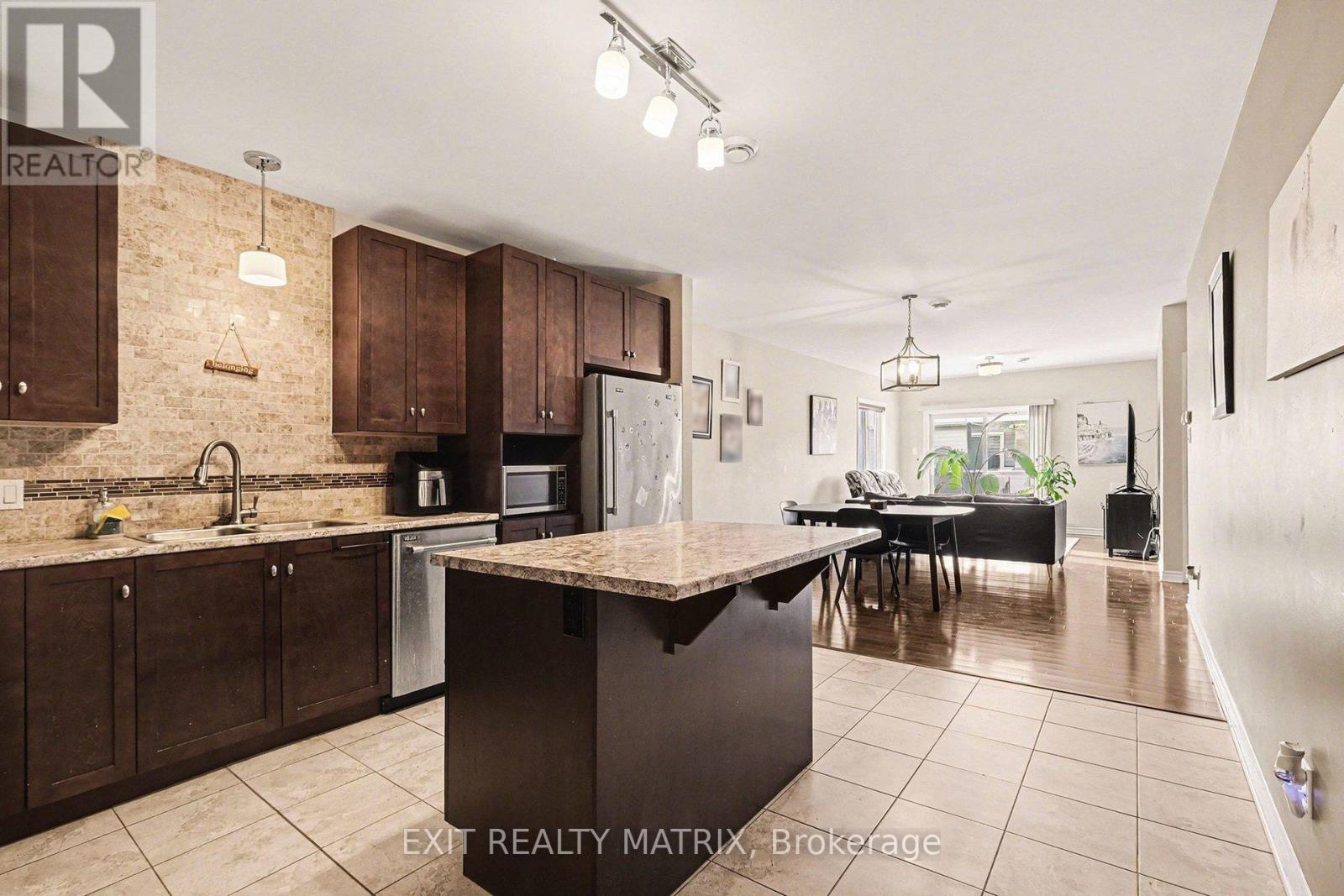 305 - 300 Solstice Crescent, Russell, Ontario  K0A 1W0 - Photo 5 - X12748434