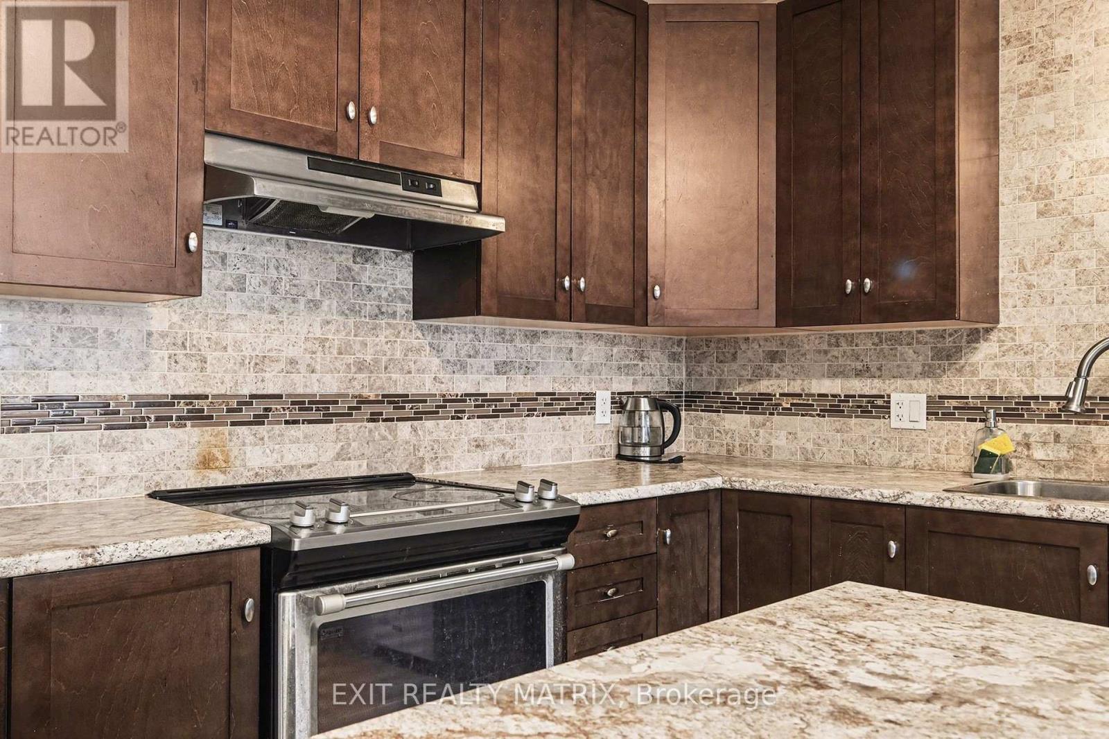 305 - 300 Solstice Crescent, Russell, Ontario  K0A 1W0 - Photo 7 - X12748434