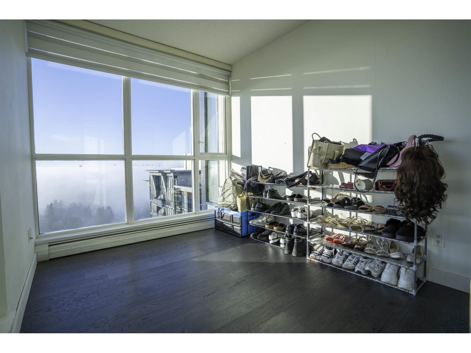 2204 10777 University Drive, Surrey, British Columbia  V3T 0E6 - Photo 3 - R3083559