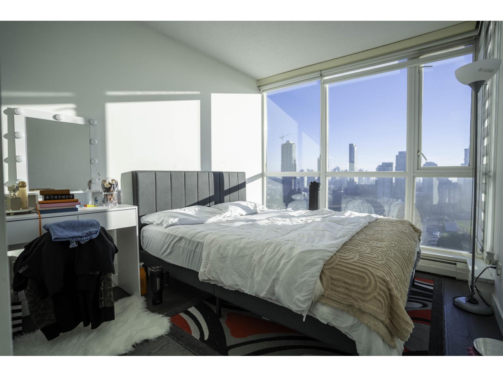 2204 10777 University Drive, Surrey, British Columbia  V3T 0E6 - Photo 4 - R3083559