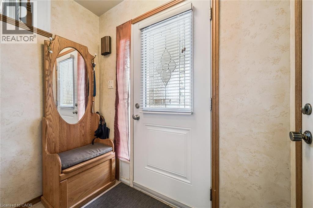 162 The Country Way, Kitchener, Ontario  N2E 2L2 - Photo 3 - 40798454