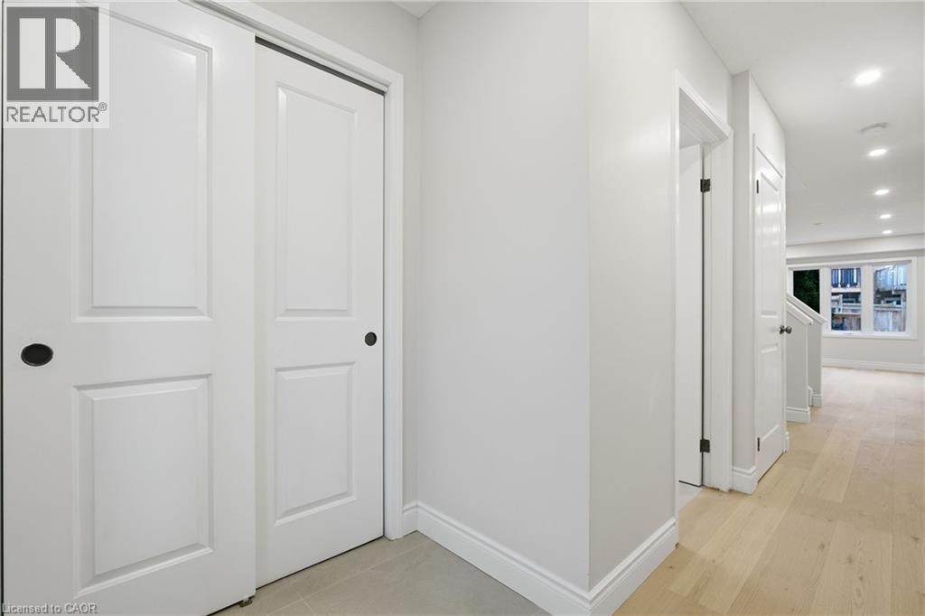 930 Zeller Crescent, Kitchener, Ontario  N2A 0C7 - Photo 13 - 40801369