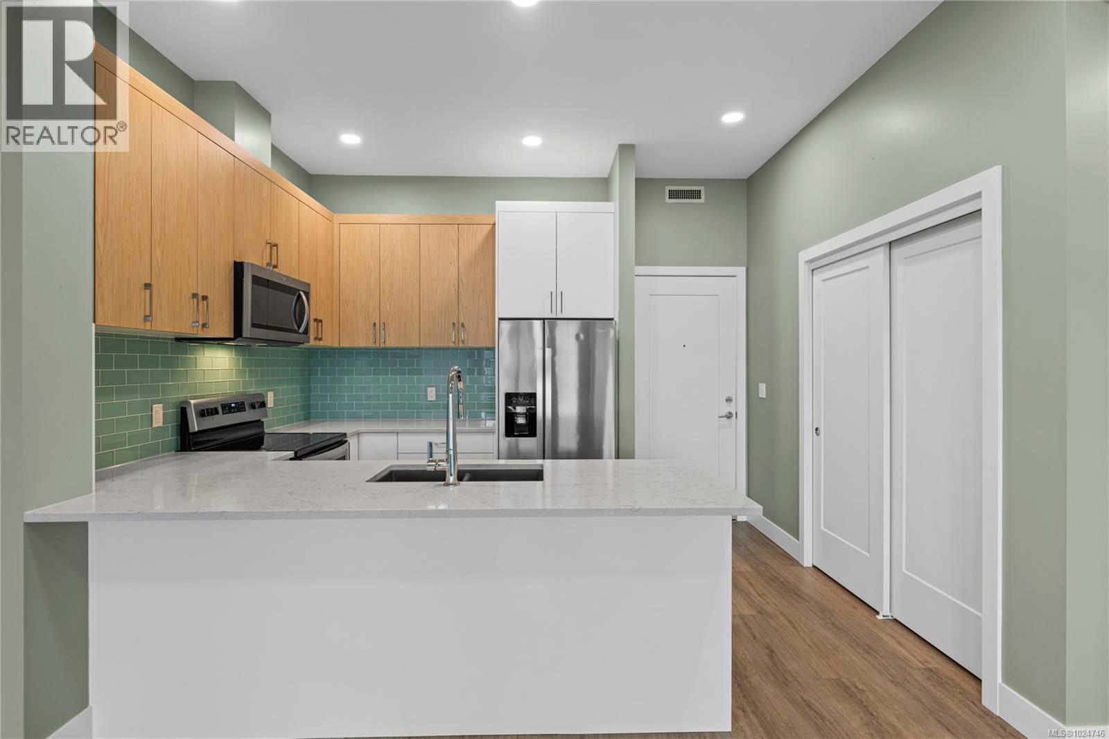 501 6540 Metral Dr, Nanaimo, British Columbia  V9L 0L8 - Photo 6 - 1024746