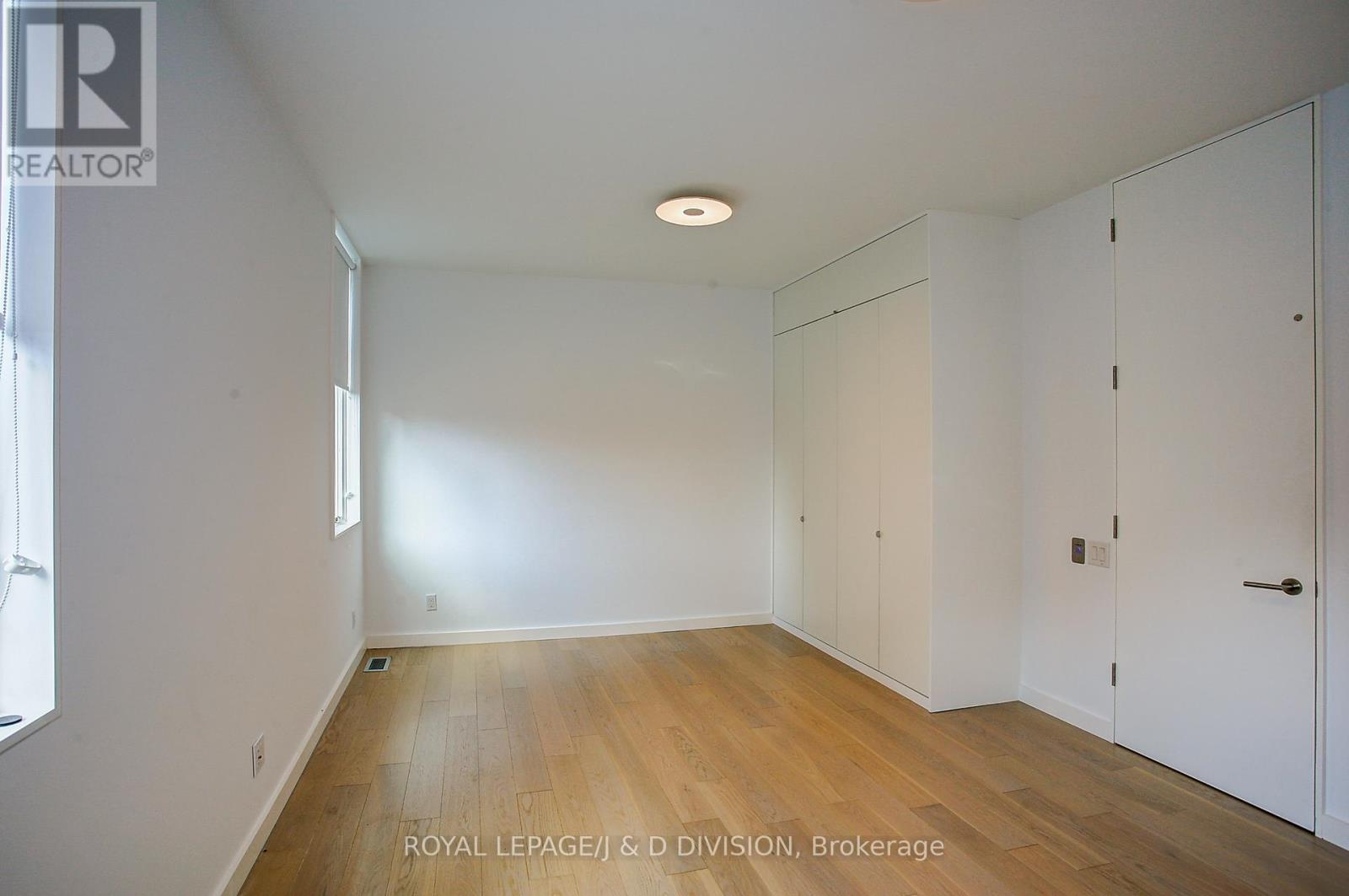 2 Crocker Avenue, Toronto, Ontario  M6J 1K5 - Photo 15 - C12748372