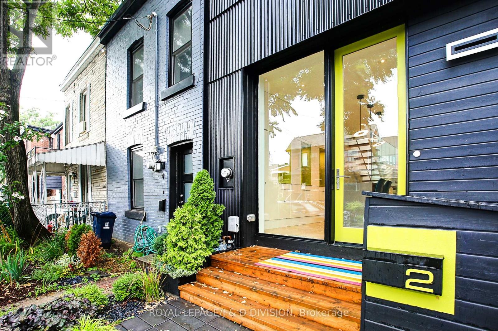 2 Crocker Avenue, Toronto, Ontario  M6J 1K5 - Photo 2 - C12748372