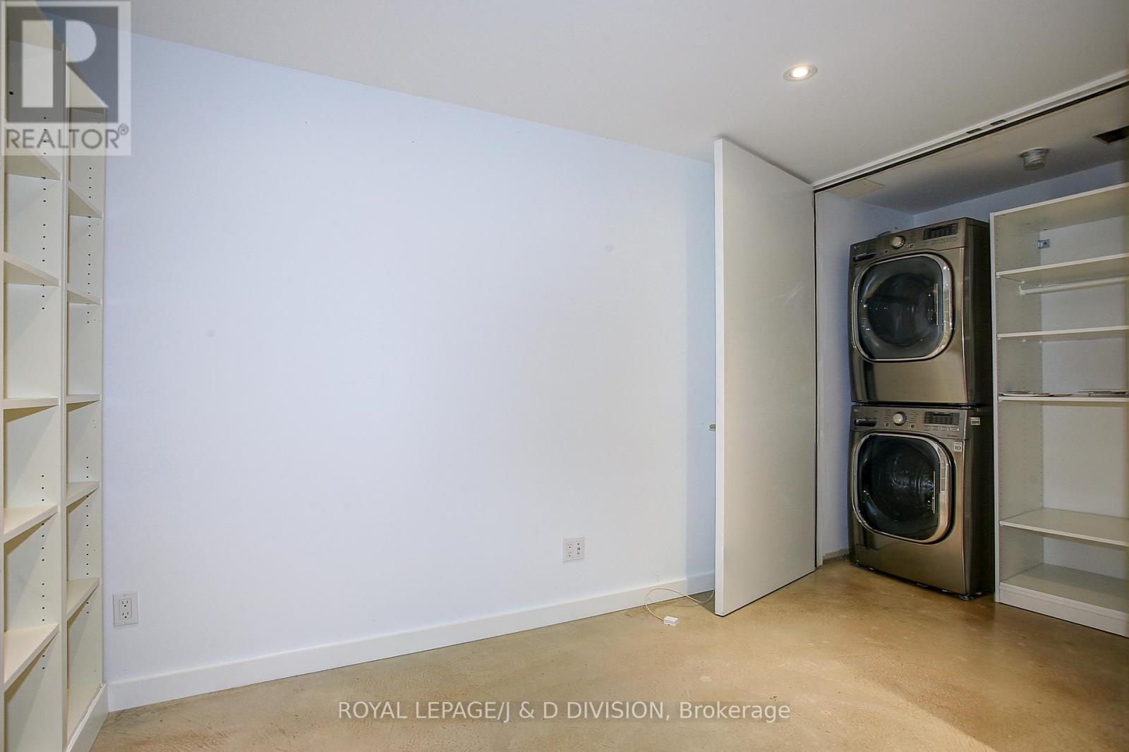 2 Crocker Avenue, Toronto, Ontario  M6J 1K5 - Photo 23 - C12748372