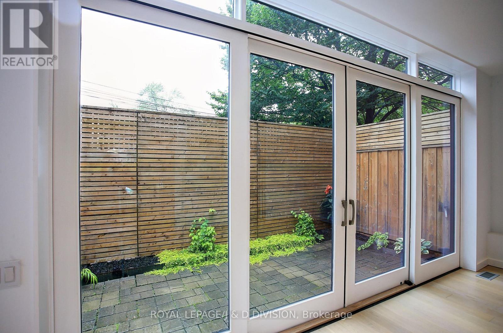 2 Crocker Avenue, Toronto, Ontario  M6J 1K5 - Photo 25 - C12748372