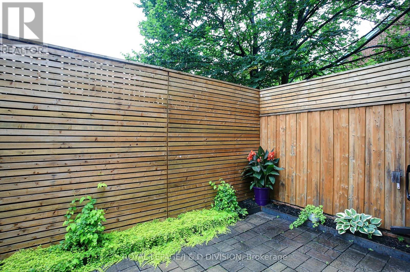 2 Crocker Avenue, Toronto, Ontario  M6J 1K5 - Photo 26 - C12748372