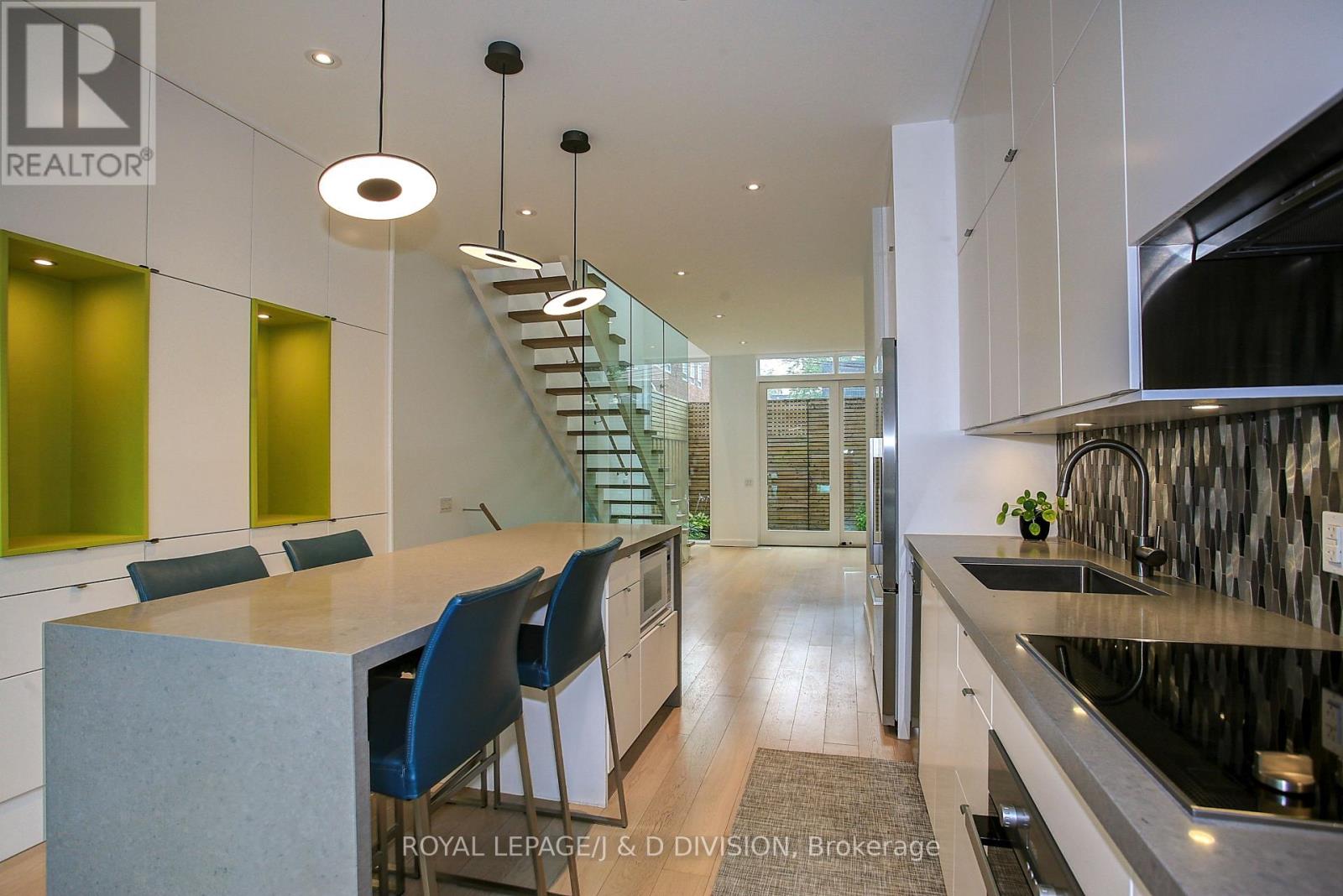 2 Crocker Avenue, Toronto, Ontario  M6J 1K5 - Photo 6 - C12748372