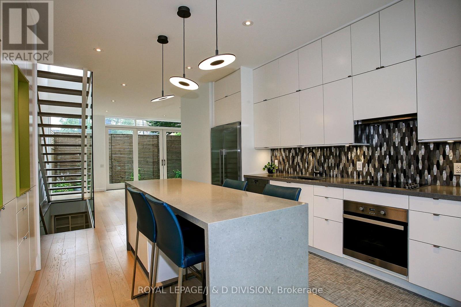 2 Crocker Avenue, Toronto, Ontario  M6J 1K5 - Photo 7 - C12748372