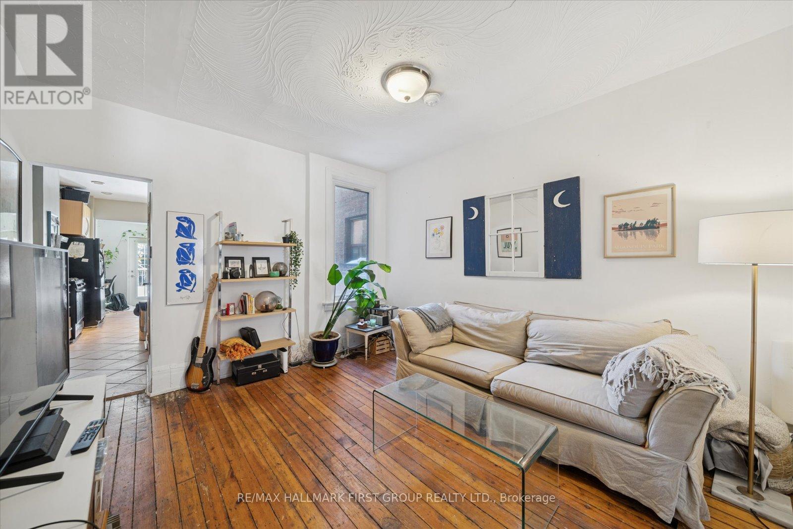 246 Montrose Avenue, Toronto, Ontario  M6G 3G7 - Photo 10 - C12748386