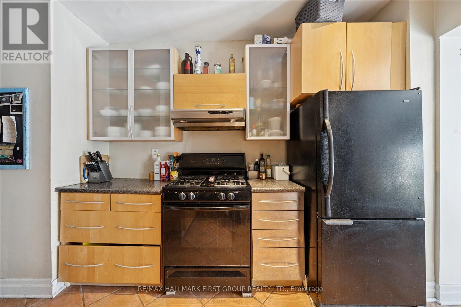 246 Montrose Avenue, Toronto, Ontario  M6G 3G7 - Photo 16 - C12748386