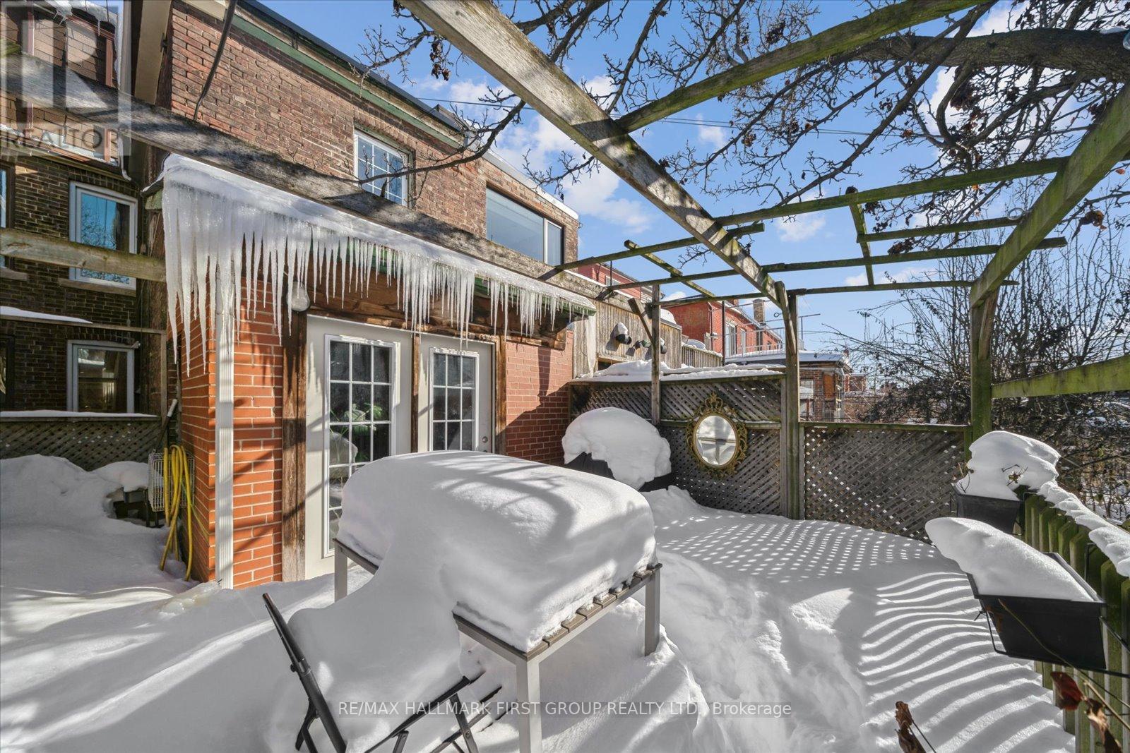 246 Montrose Avenue, Toronto, Ontario  M6G 3G7 - Photo 32 - C12748386