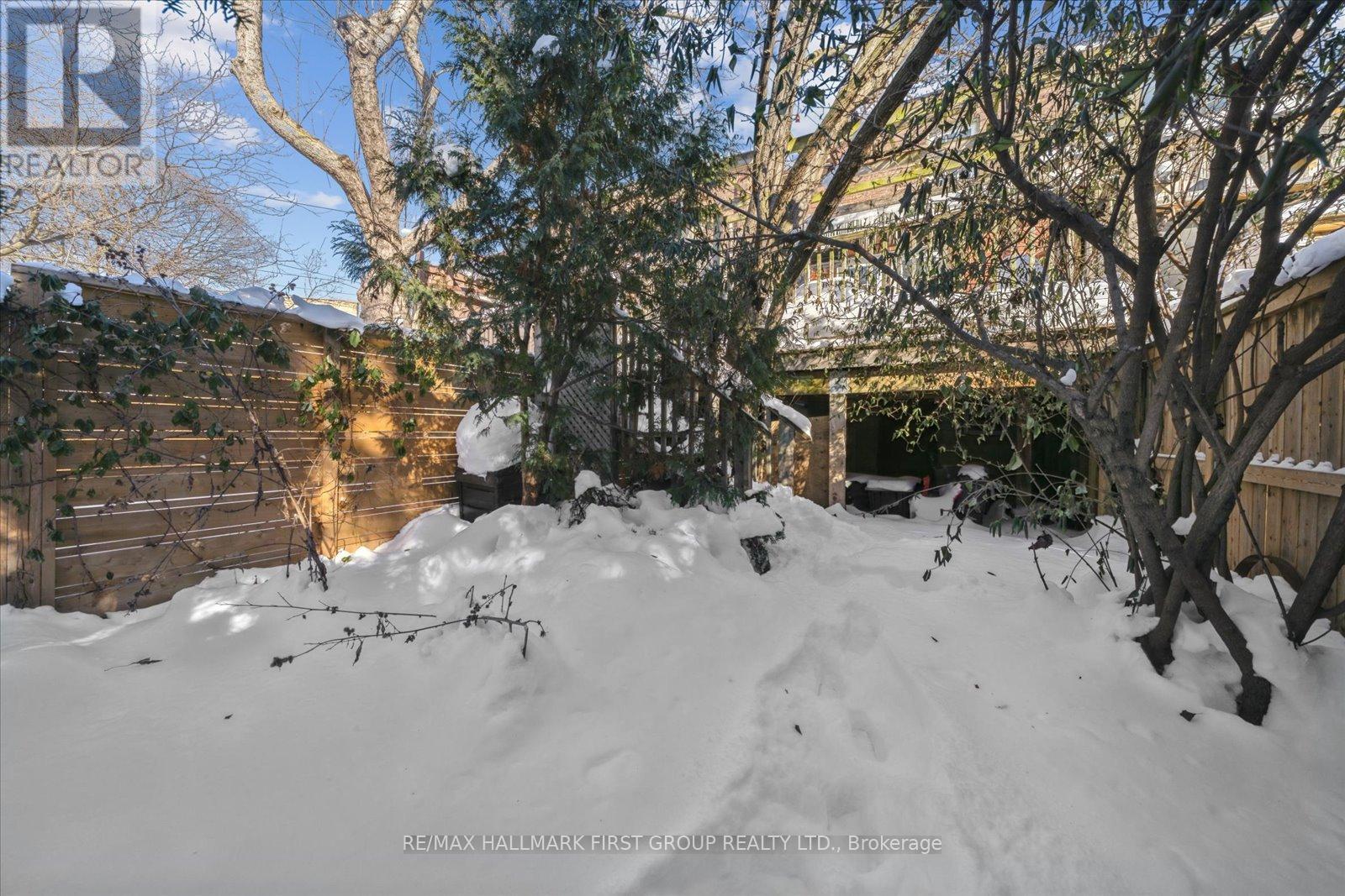 246 Montrose Avenue, Toronto, Ontario  M6G 3G7 - Photo 37 - C12748386