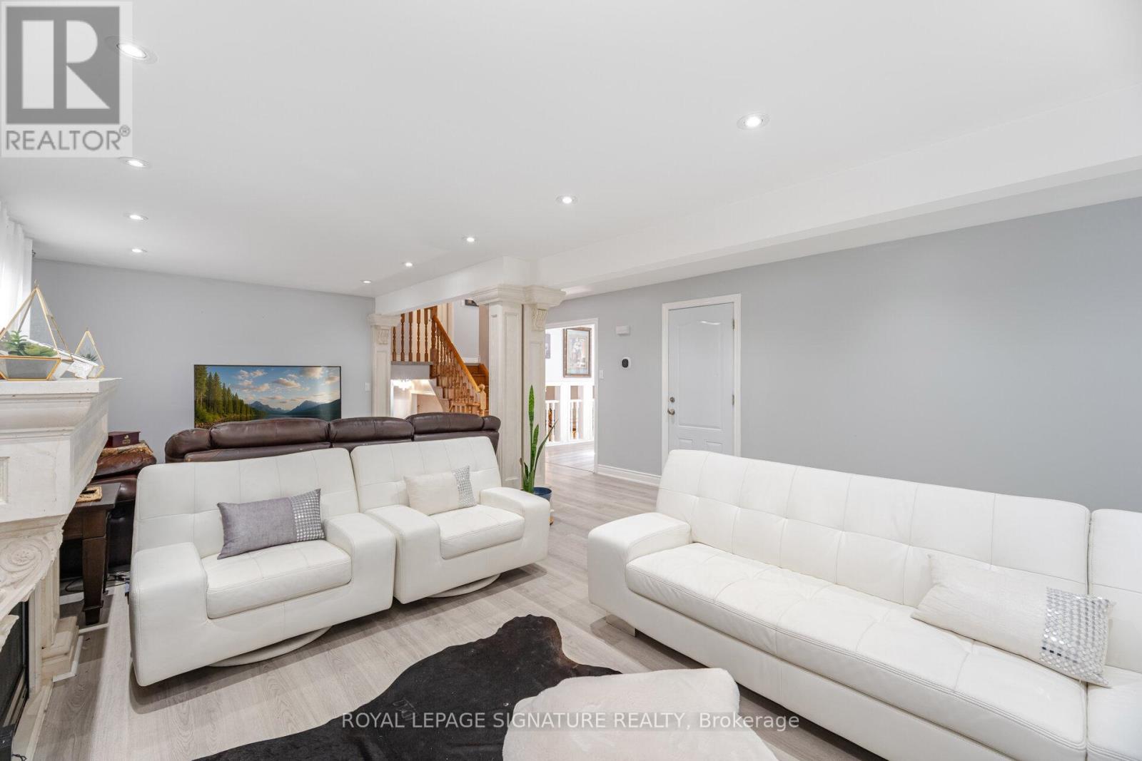 574 Antigua Crescent, Oshawa, Ontario  L1J 6B4 - Photo 11 - E12748416