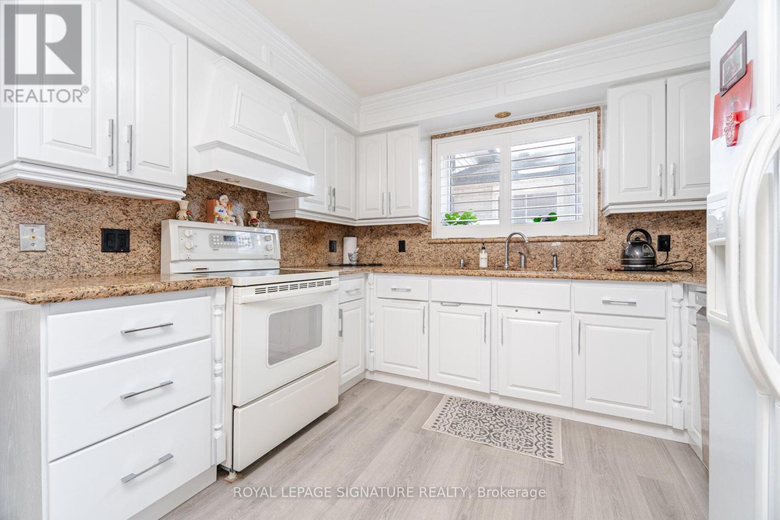 574 Antigua Crescent, Oshawa, Ontario  L1J 6B4 - Photo 17 - E12748416