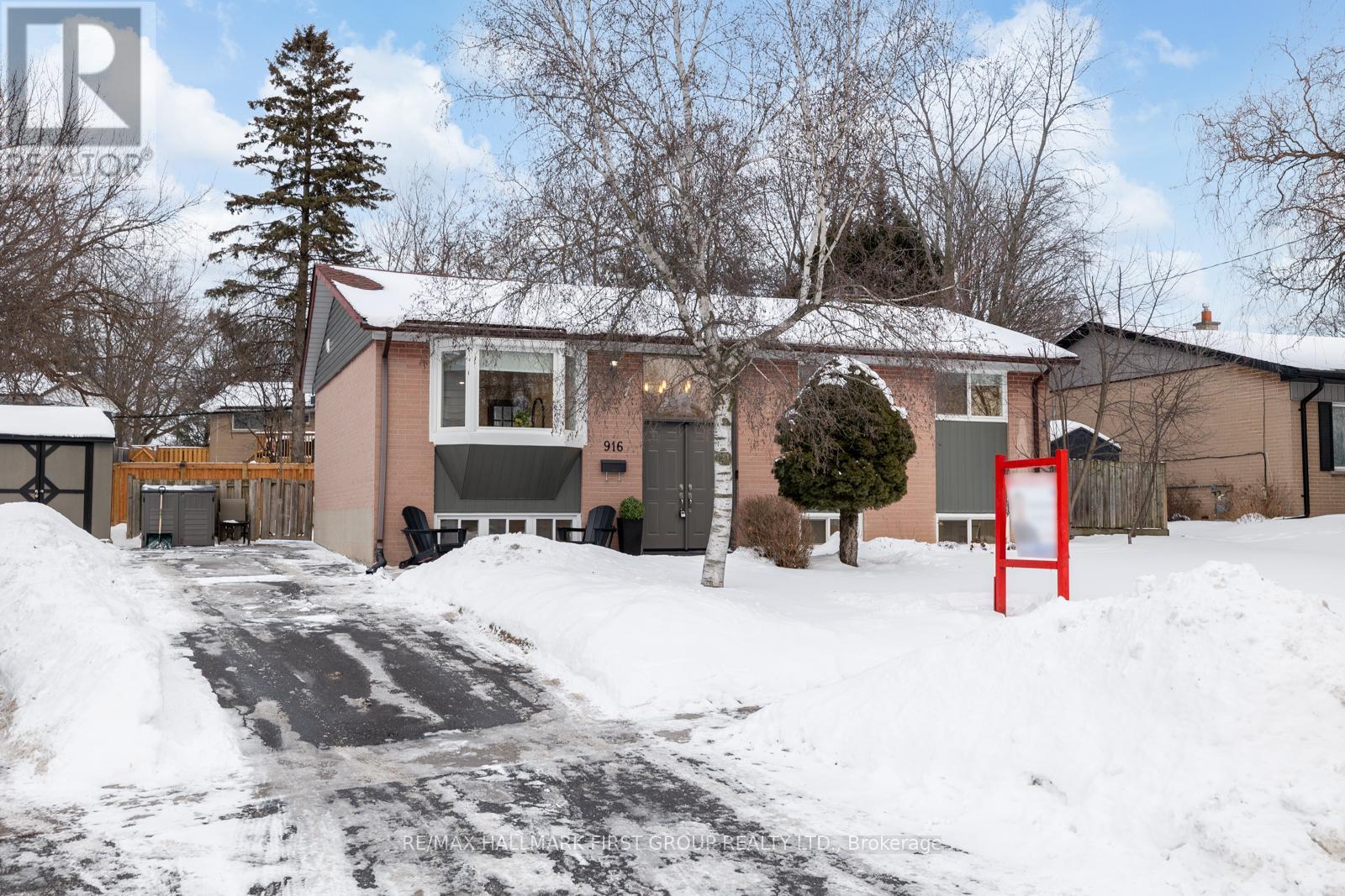 916 GREENWOOD CRESCENT, Whitby, Ontario