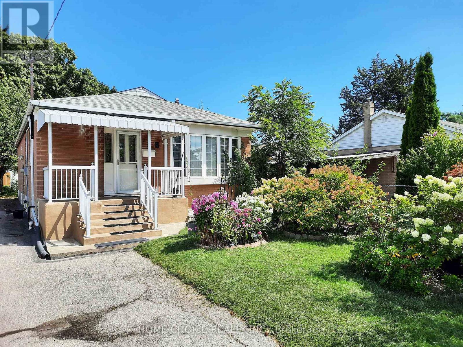 3 Saugeen Crescent, Toronto, Ontario  M1K 3M8 - Photo 2 - E12748568