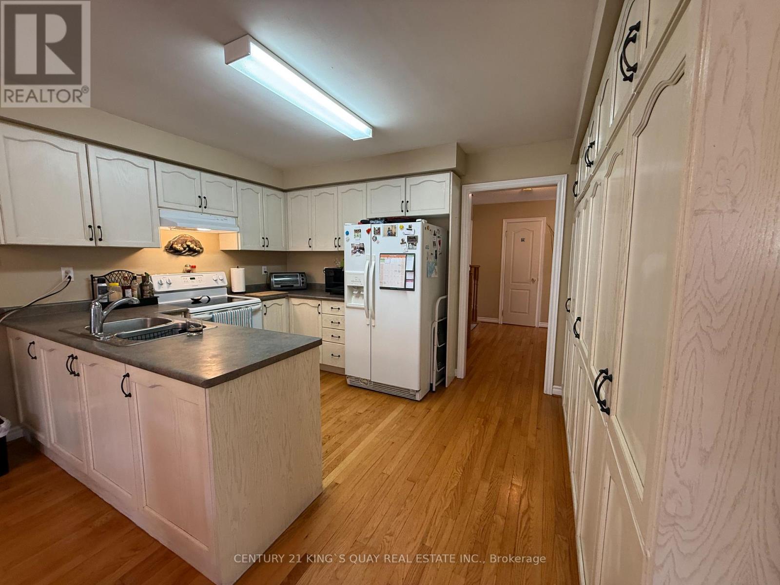 112 Deerglen Terrace, Aurora, Ontario  L4G 6Y3 - Photo 11 - N12748398