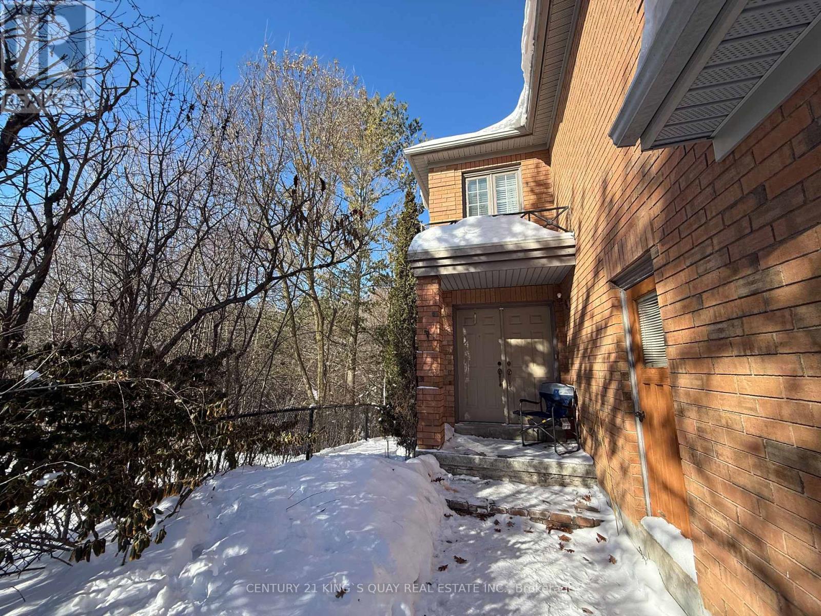 112 Deerglen Terrace, Aurora, Ontario  L4G 6Y3 - Photo 2 - N12748398