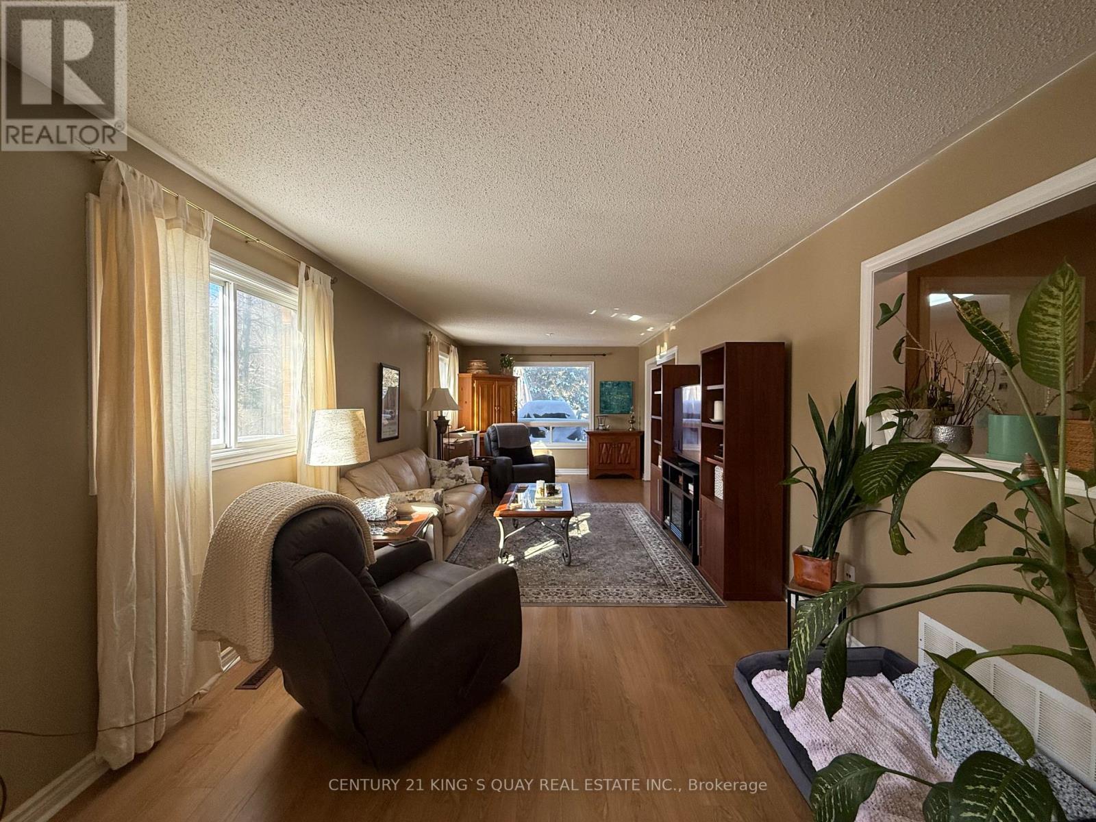 112 Deerglen Terrace, Aurora, Ontario  L4G 6Y3 - Photo 4 - N12748398