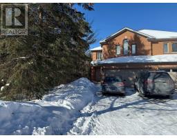 112 DEERGLEN TERRACE, Aurora, Ontario