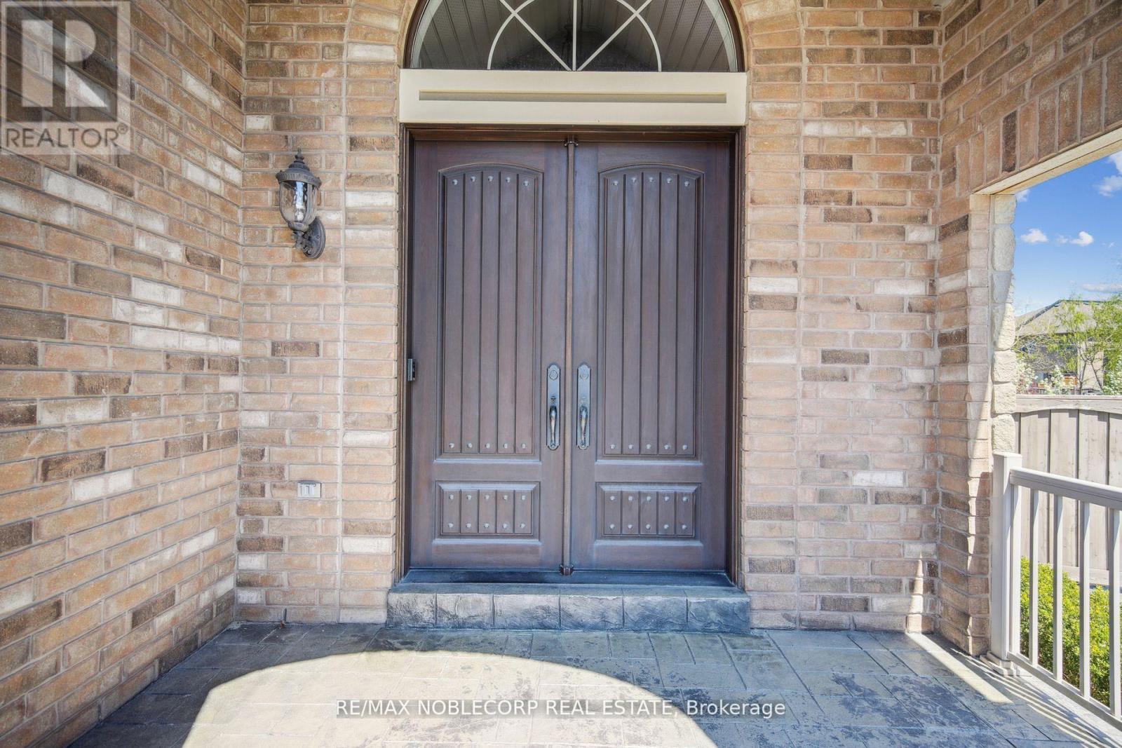 27 Gorman Avenue, Vaughan, Ontario  L4H 3L4 - Photo 5 - N12748406