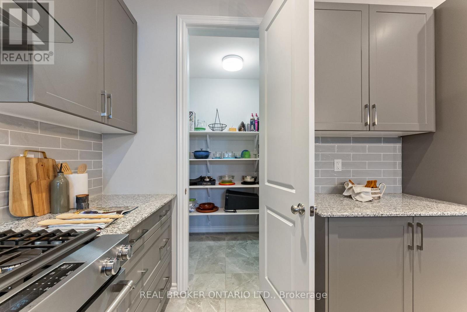 6 Howard Williams Court, Uxbridge, Ontario  L9P 0R2 - Photo 10 - N12748436