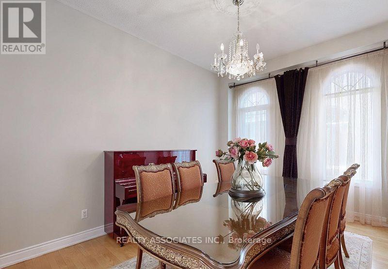 2 Lord Nelson Court, Richmond Hill, Ontario  L4S 1Y1 - Photo 16 - N12748504