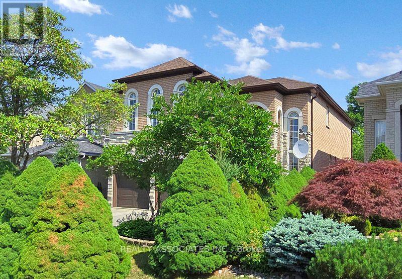 2 Lord Nelson Court, Richmond Hill, Ontario  L4S 1Y1 - Photo 2 - N12748504